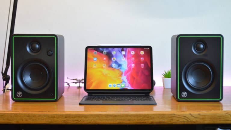 Mackie CR4-X