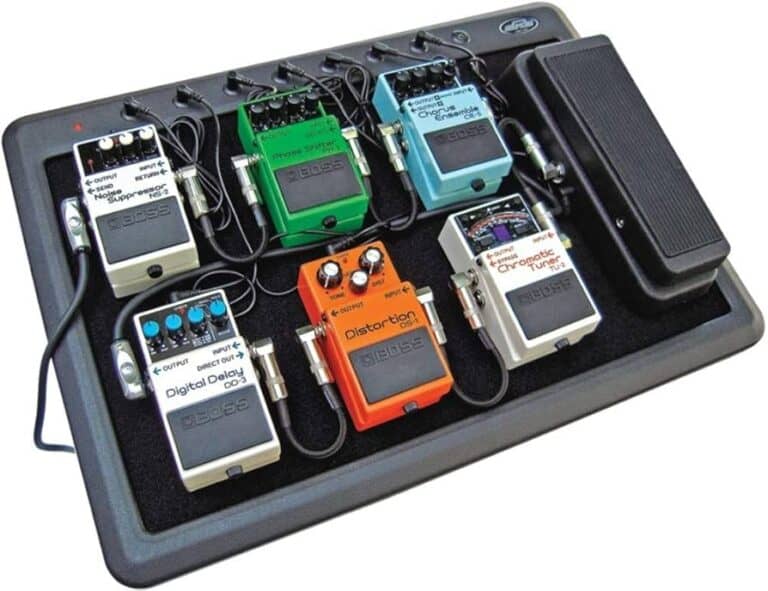 SKB PS-8 powered pedalboard in black with example pedal layout