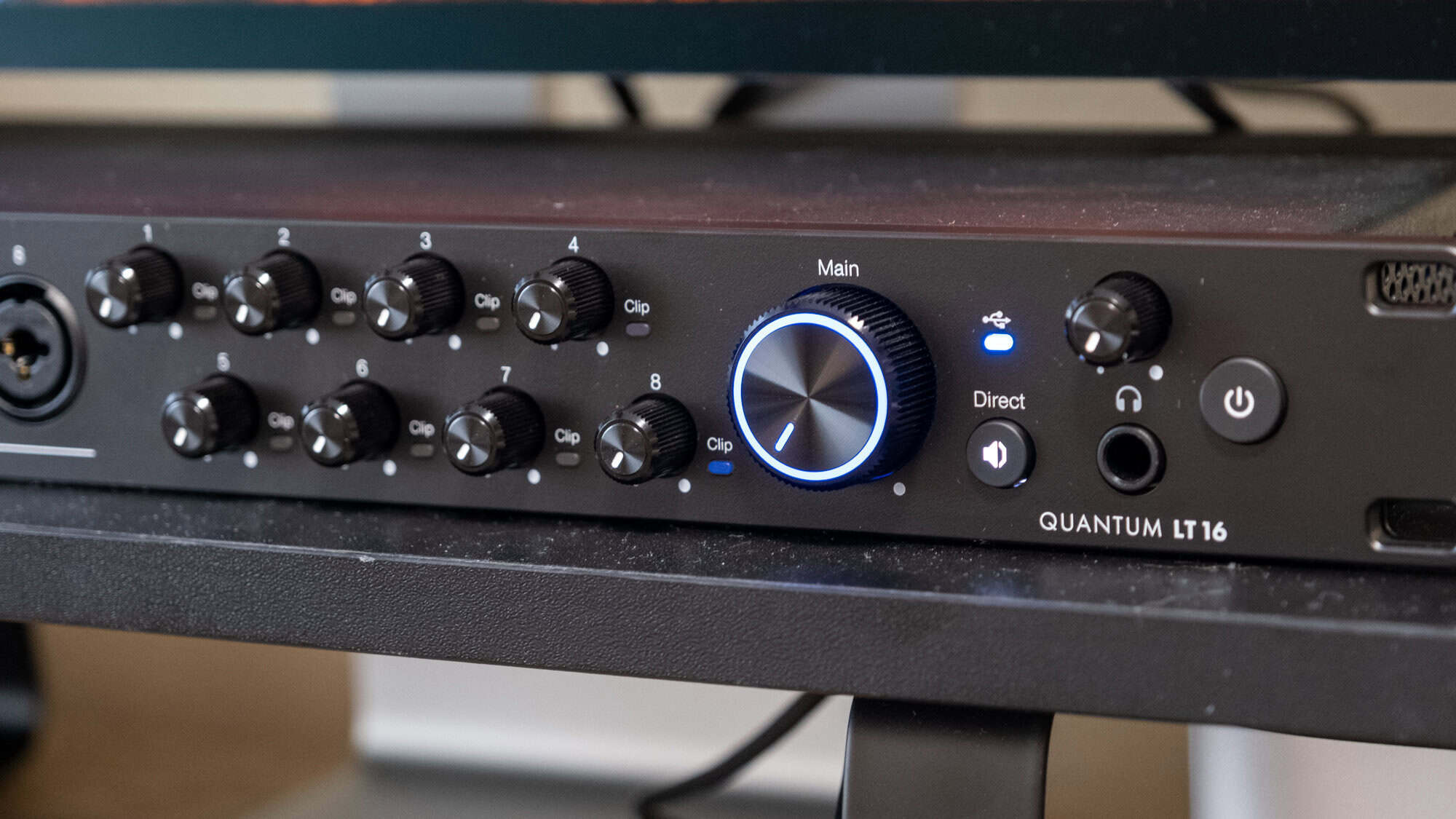 Fender Quantum LT 16 front controls