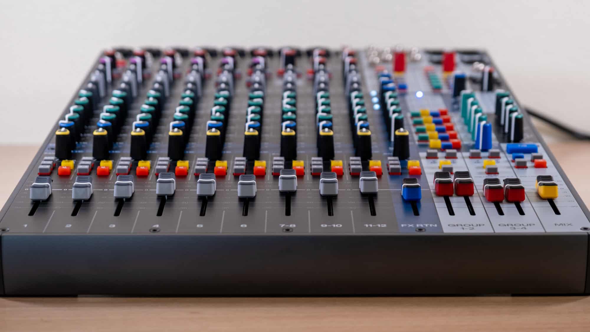 Soundcraft Plus 12